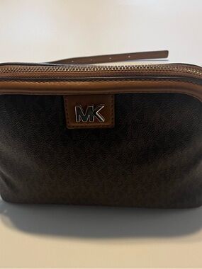 Michael Kors medium dome crossbody bag/purse
